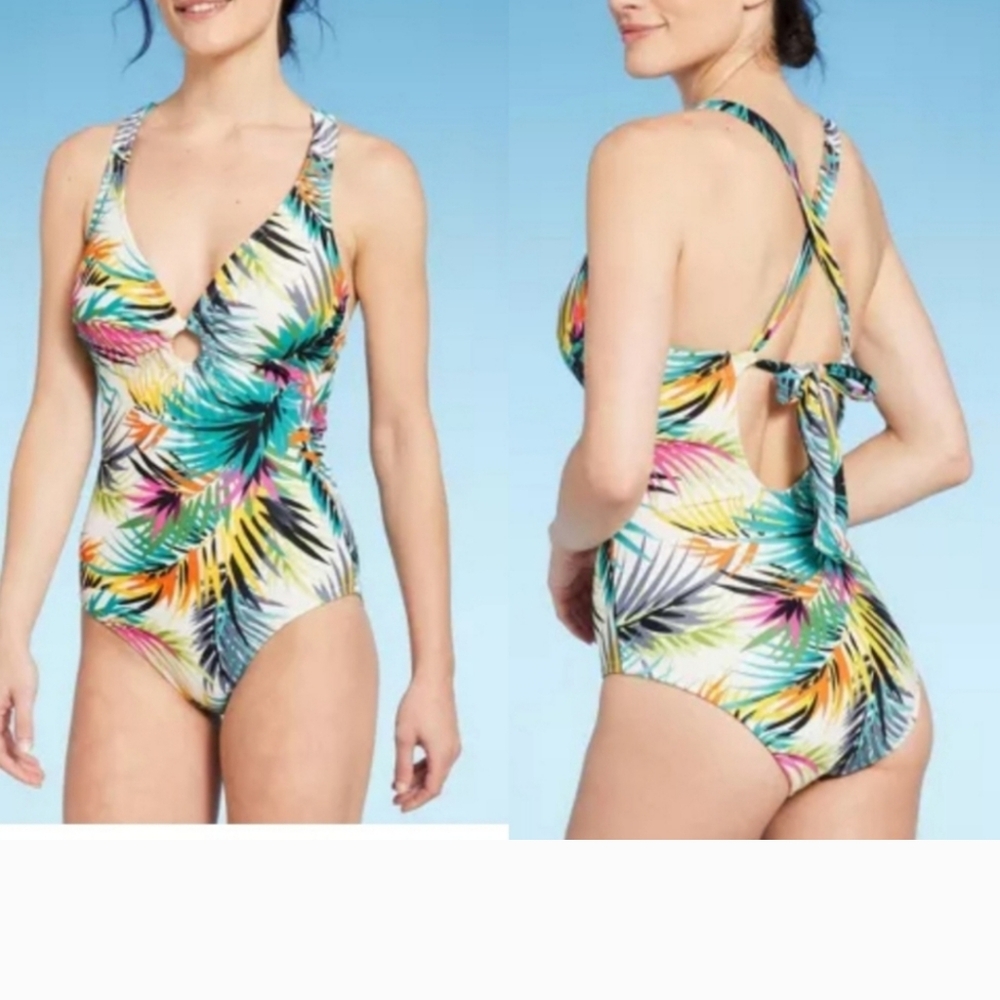 /NWT Share & Shore Green leaves Print One Piece Swimsuit Small